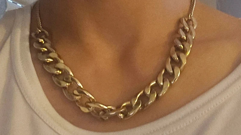 Collar dorado cadena gruesa