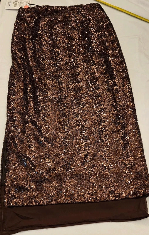 Falda midi lentejuelas marrón - Color marrón. - Largo midi.