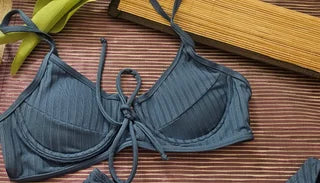 Bikini azul acanalado